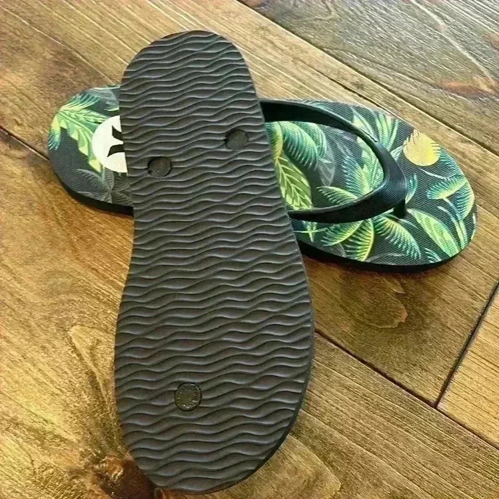 Hurley Sandles/Flip flops Size 6.5
